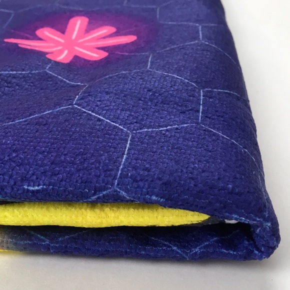 New Level Up Gamer Console Remote Gaming Microfiber Beach Towel - Picture 5 of 9